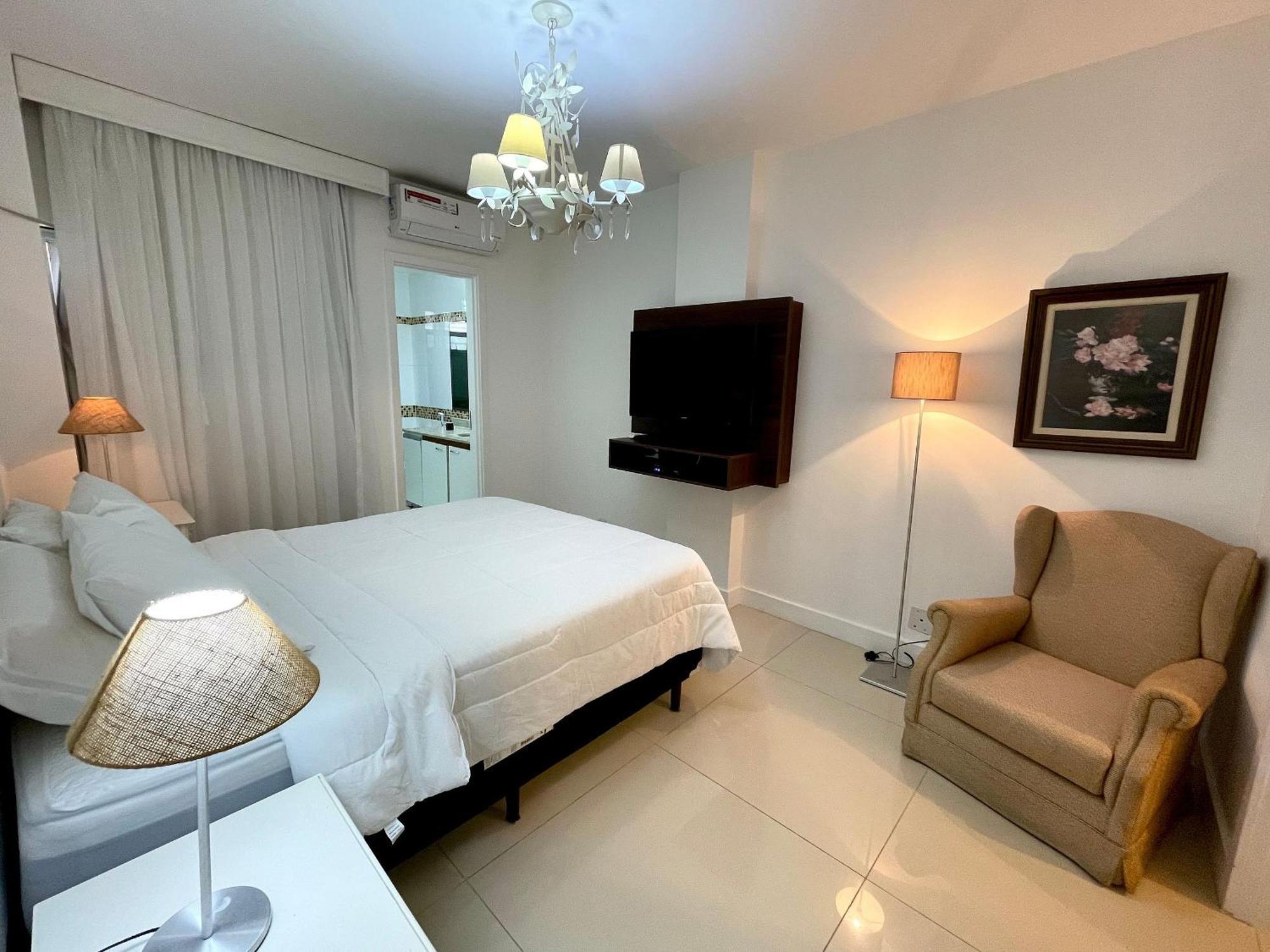 Apartamento Espacoso E Proximo A Do Leblon!