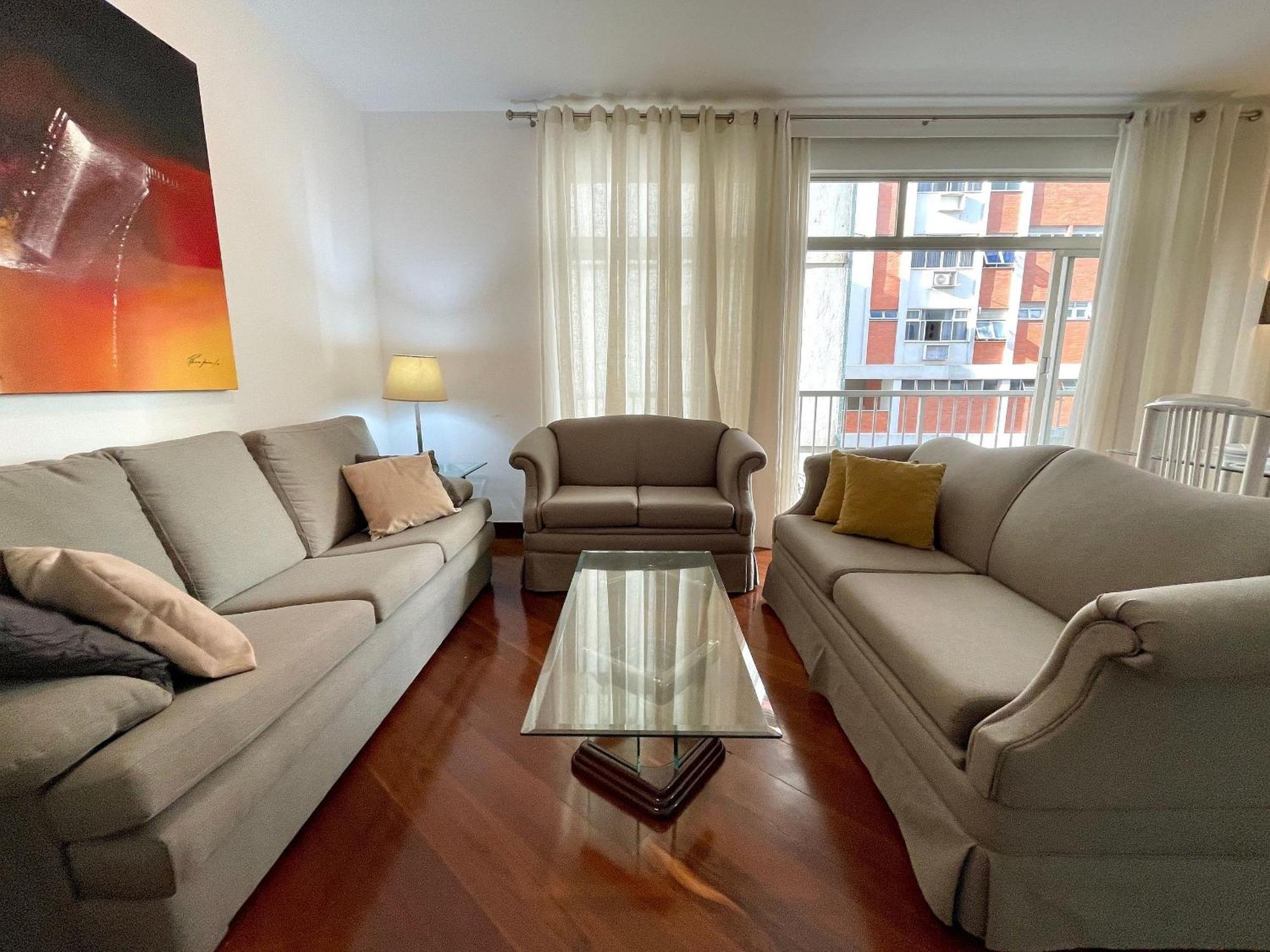 Apartamento Espacoso E Proximo A Do Leblon!