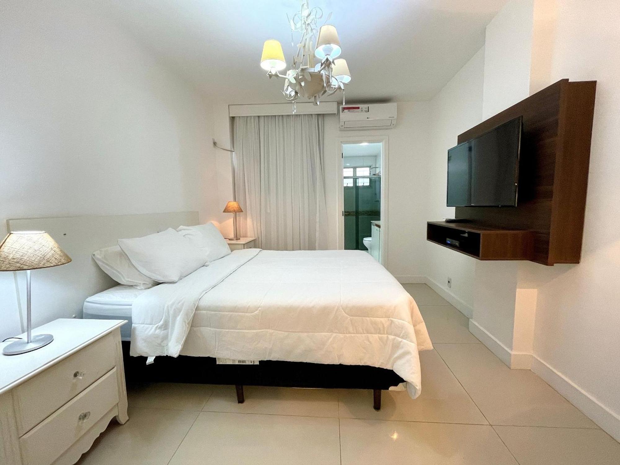 Apartamento Espacoso E Proximo A Do Leblon! *